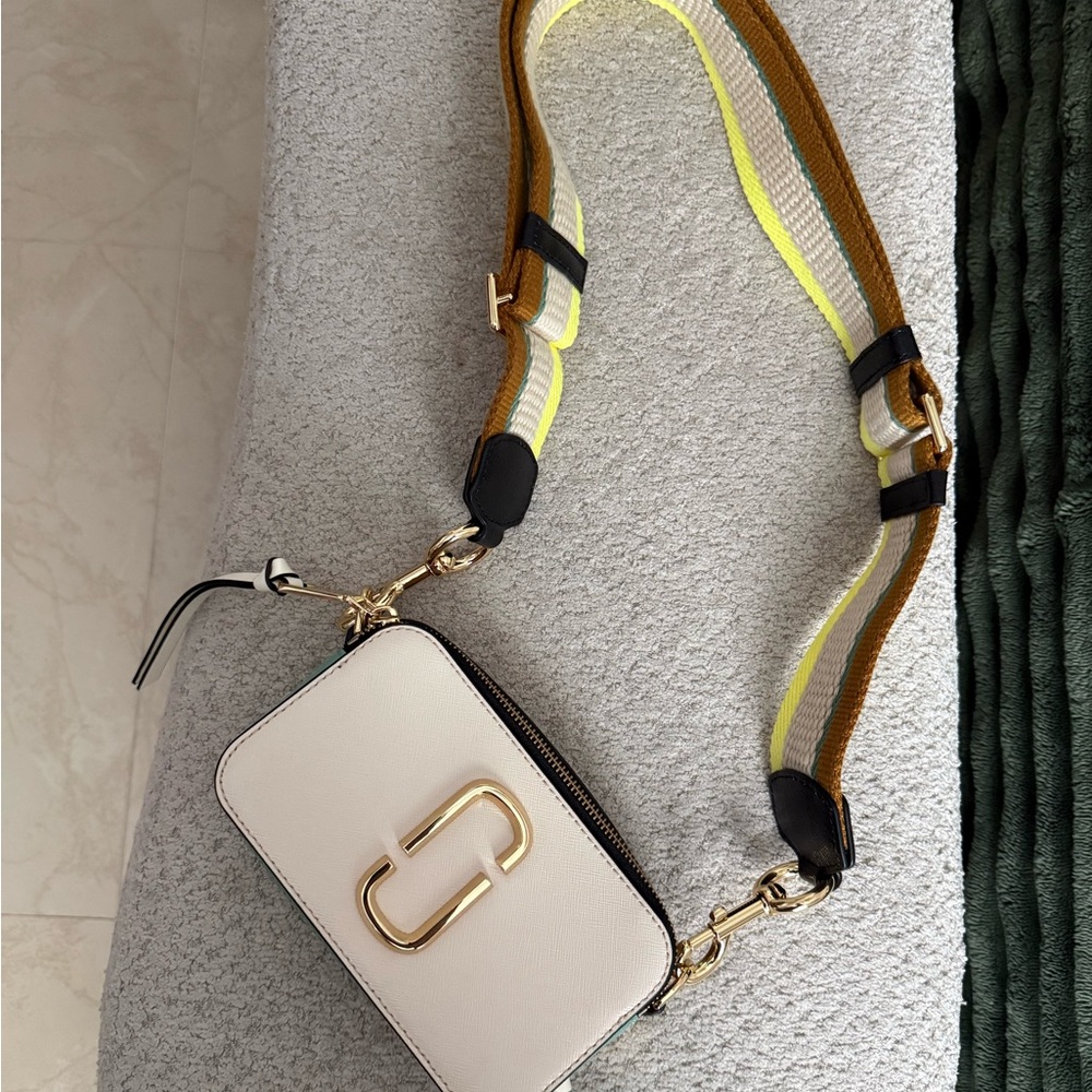 Marc Jacobs Cream snapshot Bag with Gold Accents